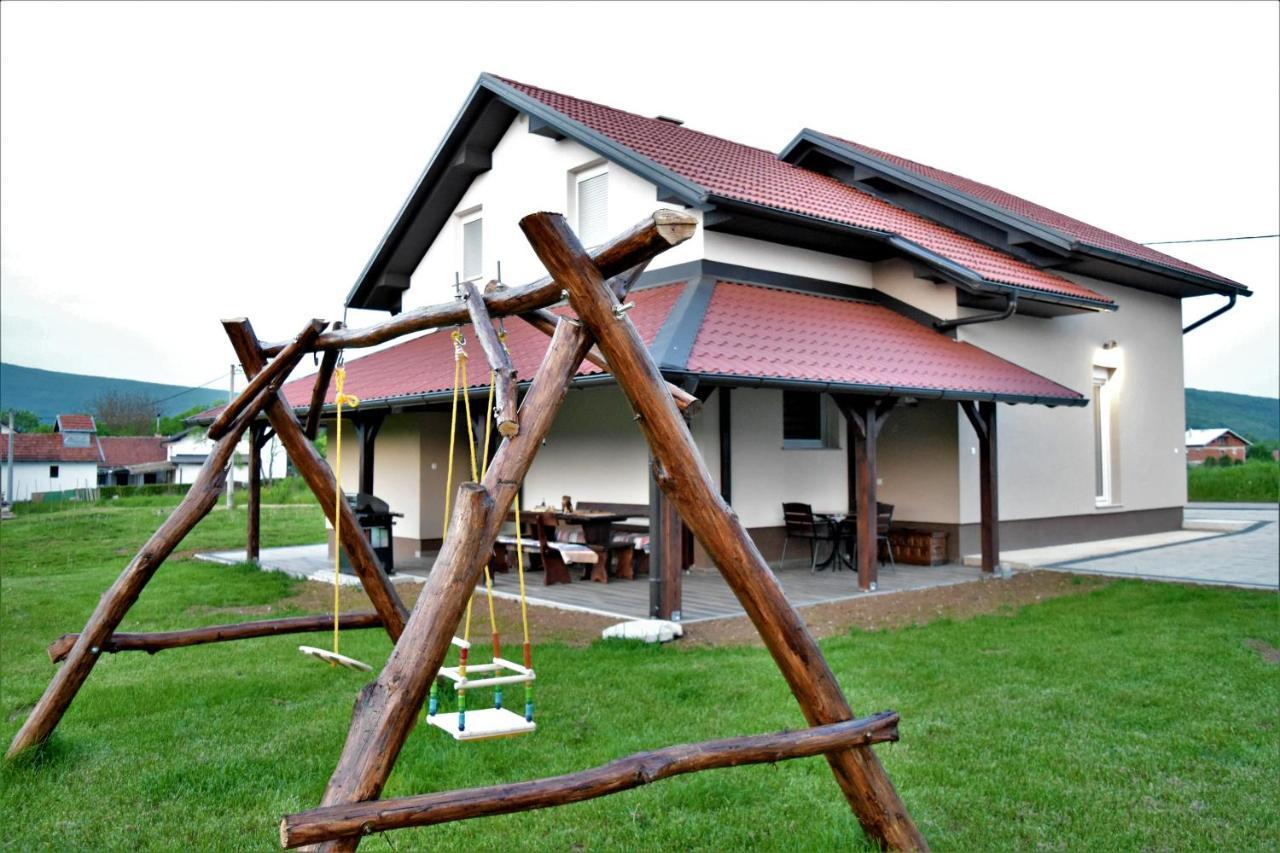 Guest House Tonka Otocsán Kültér fotó